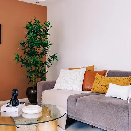 Chic Flat W Closed Balcony 10 Min To Bebek Shore Apartment