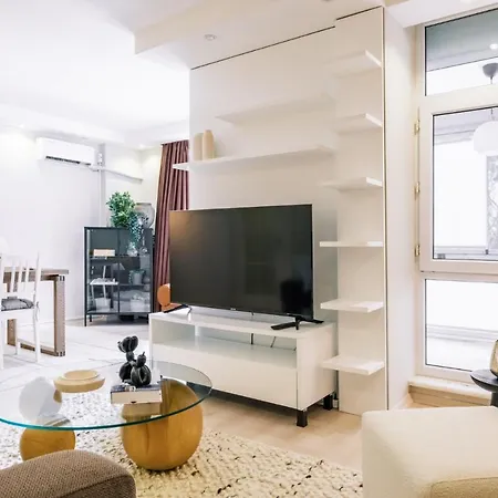 Апартаменты Chic Flat W Closed Balcony 10 Min To Bebek Shore *