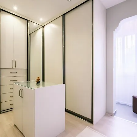 Chic Flat W Closed Balcony 10 Min To Bebek Shore