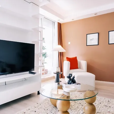 Chic Flat W Closed Balcony 10 Min To Bebek Shore Istanbul